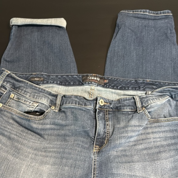 Torrid Blue Relaxed skinny premium Jeans with Natural Fading 26 short - Picture 7 of 8